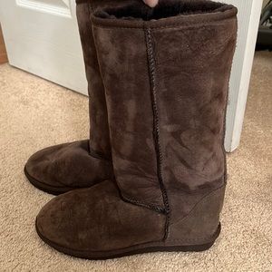 Brown classic tall Ugg boots (style 5815)